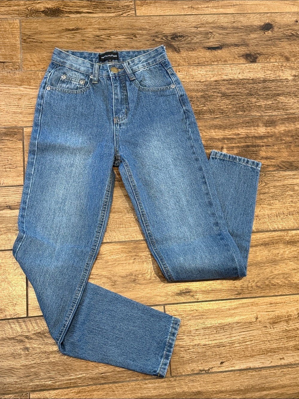 Pretty Little Thing Jeans - Size 2 - Relaxed Fit - Medium Wash - Inseam 27”
